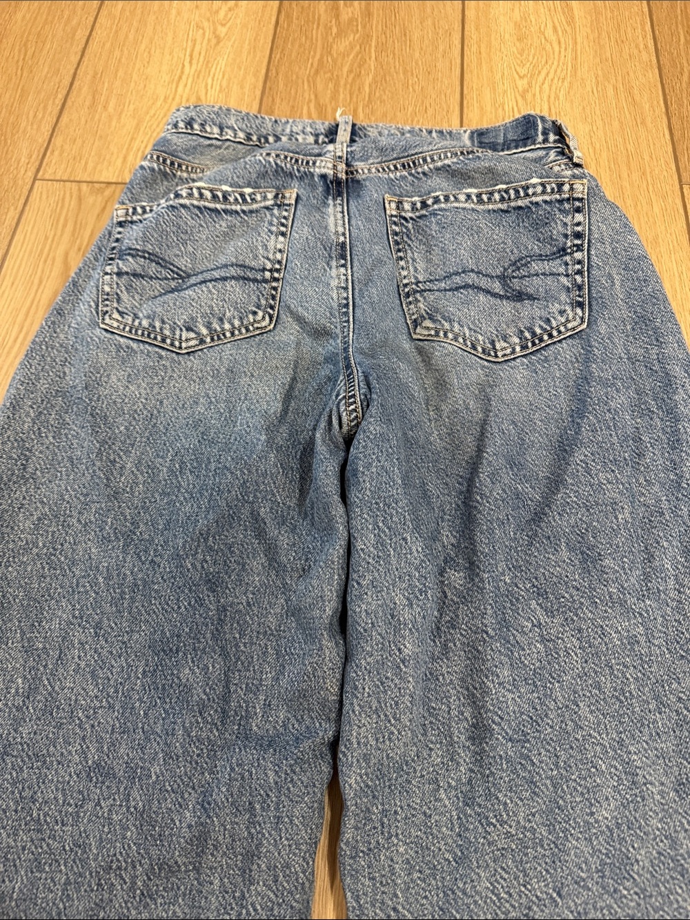 American Eagle Baggy Wide Leg Distressed Jeans Sz 0 Short Back to school Trendy - Picture 9 of 11